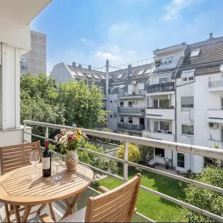 Modern 2 Bedroom With Balcony *