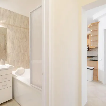 Modern 2 Bedroom With Balcony Budapesta